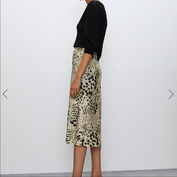 NEOT Aritzia MIDI Leopard Silky Slip skirt - Picture 7 of 12
